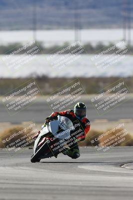 media/Nov-16-2025-Race Pace (Sun) [[8c5fa54630]]/Non Verified Riders (1st 20 Minutes)/1-Turn 14 (10am)/